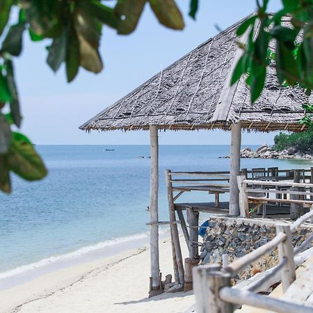 Trikora Beach Club And Resort Teluk Bakau Exterior photo