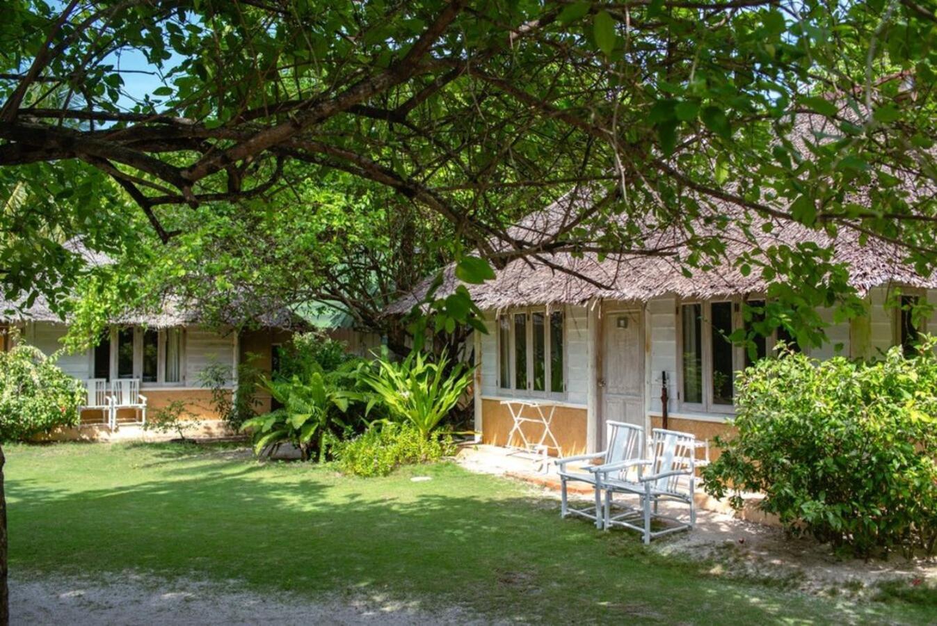 Trikora Beach Club And Resort Teluk Bakau Exterior photo