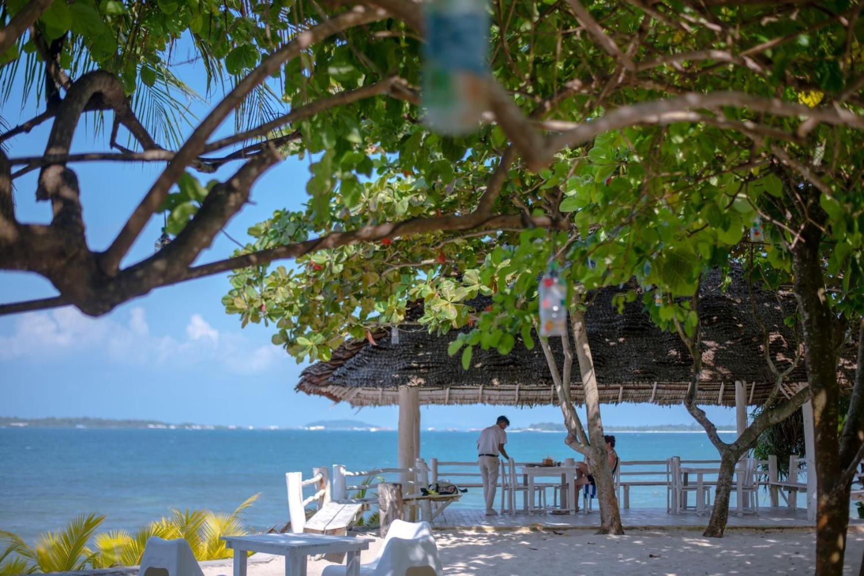 Trikora Beach Club And Resort Teluk Bakau Exterior photo